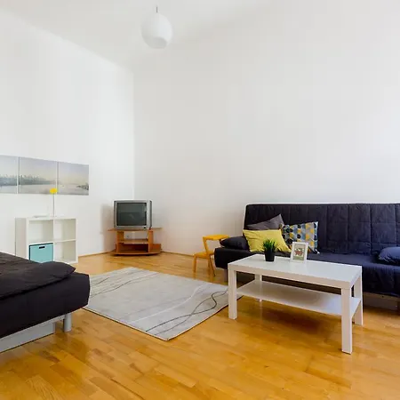 Apartment Henszlmann 5- Karolyi Park