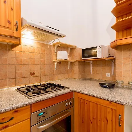 Henszlmann 5- Karolyi Park Apartment Budapest