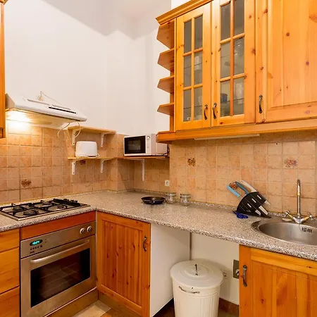 Apartment Henszlmann 5- Karolyi Park Budapest